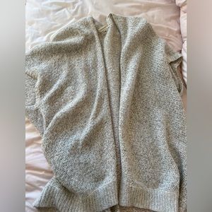 Aritzia ionic cape size XXS/XS but fits very drapey and large